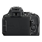 Nikon D5600 DSLR with AF-S DX NIKKOR 18-140mm f/3.5-5.6G ED VR Black 3