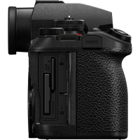 Panasonic Lumix S1RII with 24-60mm f/2.8 Lens Kit 5
