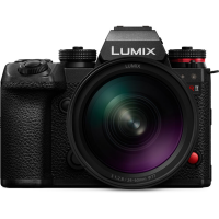 Panasonic Lumix S1RII with 24-60mm f/2.8 Lens Kit 8
