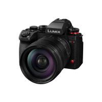 Panasonic S-Series 24-60mm F2.8 Lens 6