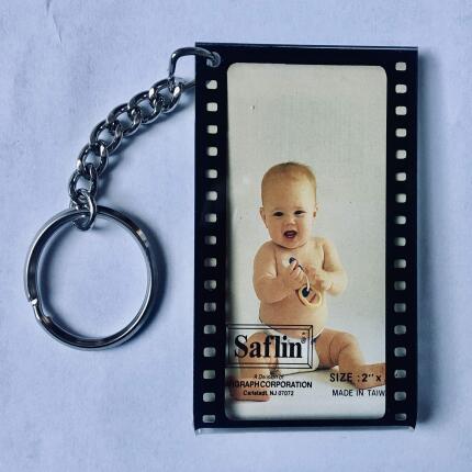 Saflin Negative Photo Key Chain (2x3in)