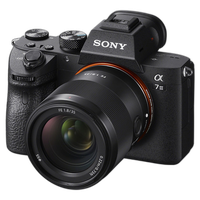 Sony FE 35mm f/1.8 Lens 2
