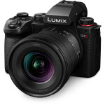 Used Panasonic Lumix 14-28mm f/4-5.6 Macro Lens - Excellent 5