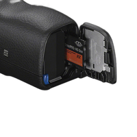 Used Sony A6000 w/ 16-50mm f/3.5-5.6 (Black) - Good 9