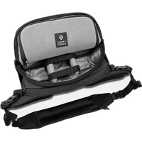 Wandrd Rogue Sling 6L V2 (Black) 1