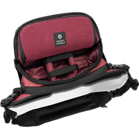 Wandrd ROGUE Sling 6L Rhone Burgundy 1